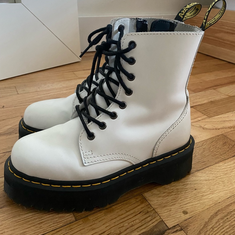 Dr. Martens Jadon platform boot size 7